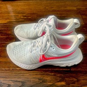 Nike react infinity size 8. Good condition. Minor marks